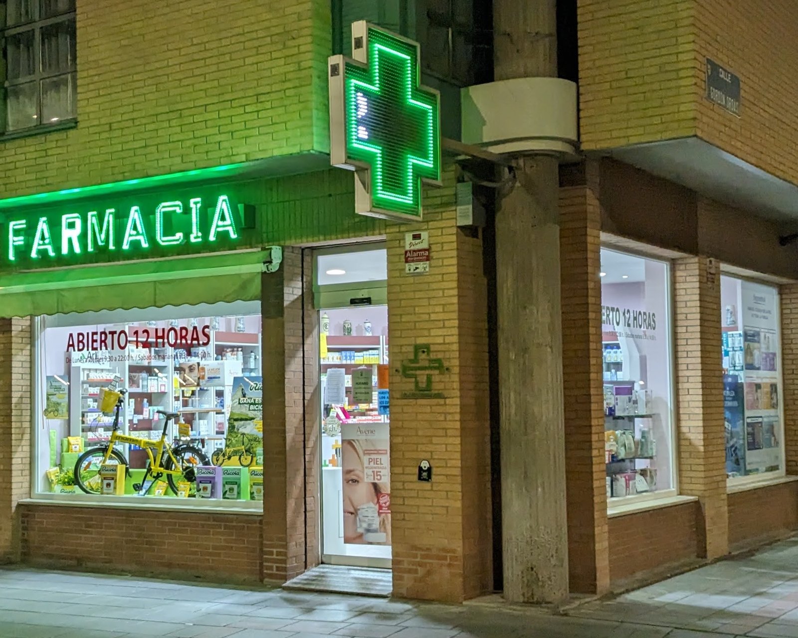 Fachada de Farmacia Eras